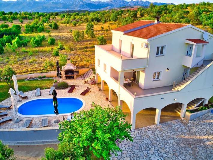 Ferienhaus für 12 Personen, mit Pool und Garten in Maslenica - 2