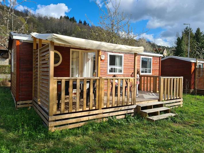 Ferienhaus für 6 Personen, mit Balkon und Terrasse sowie Pool und Sauna