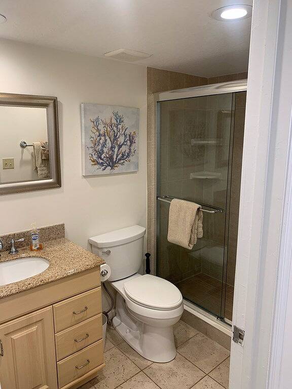 Ganze Wohnung, Wunderschönes Ocean Village - Ocean Villas an Loch 1 des Golfplatzes im Erdgeschoss in Fort Pierce, Hutchinson Island