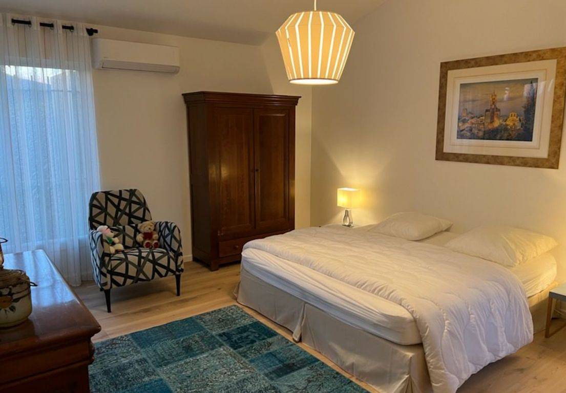 Le Petit Amandier : la Chambre Bleue - la Chambre Bleue in Lourmarin, Parc naturel régional du Luberon