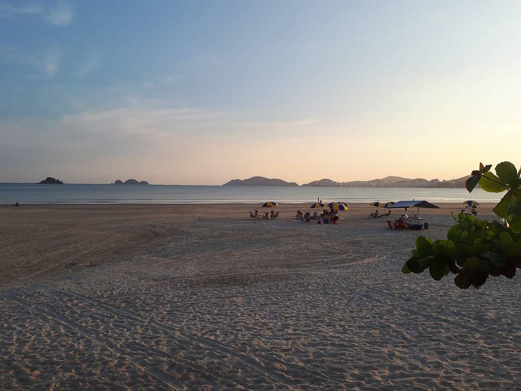 Ganze Wohnung, Apto Bucht 2 Blocks vom Meer für 6 Personen in Tortuga (Guarujá), Praia da Enseada (Guarujá)