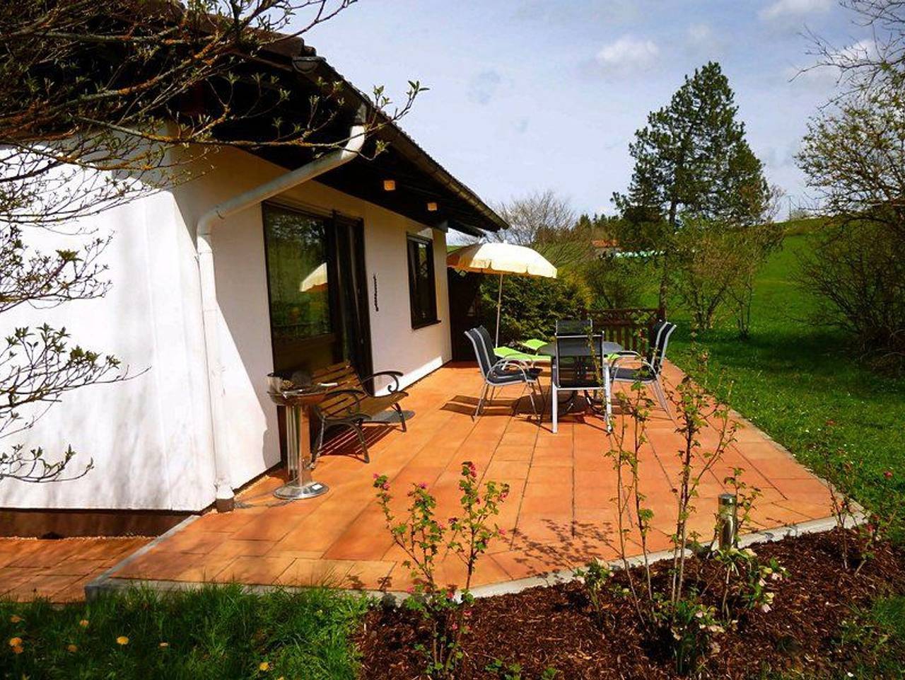 Ferienhaus Wieselweg im Feriendorf Reichenbach (6) - Ferienhaus für 5 Pers. - Sonnenterrasse mit Grill (Ht, W6) in Nesselwang, Bayerisch Schwaben