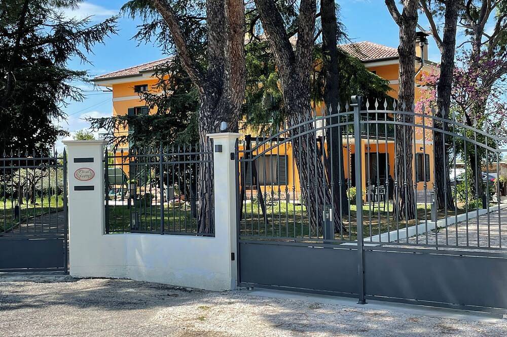 Apartamento entero, Casa Isorea cozy place surrounded by greenery just a stone's throw from the city. in Valle del Metauro