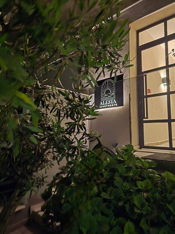 Location de vacances pour 3 personnes, avec terrasse et jardin dans Stavros