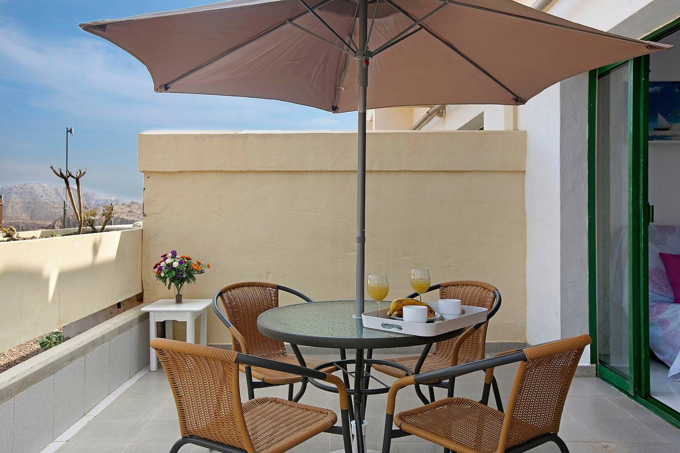 Entire apartment, Vacation Apartment "Silent Flat" with Mountain View, Pool & Terrace in Puerto Rico (Gran Canaria), Mogán