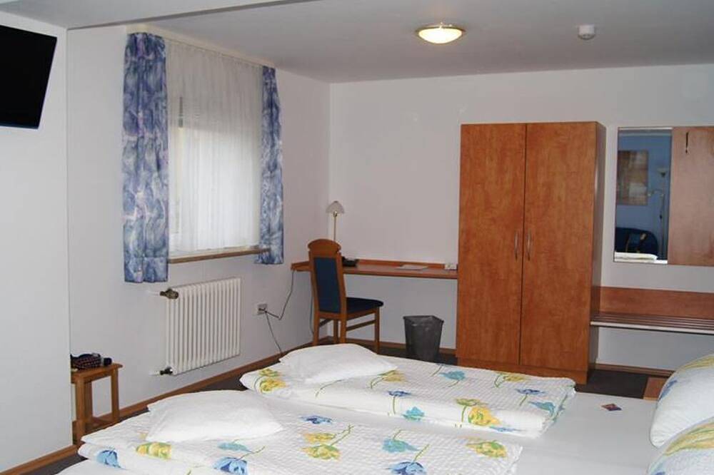 Villa Bruderfels, Hotel Garni - Doppelzimmer Dusche/Wc in Rodalben, Landkreis Südwestpfalz