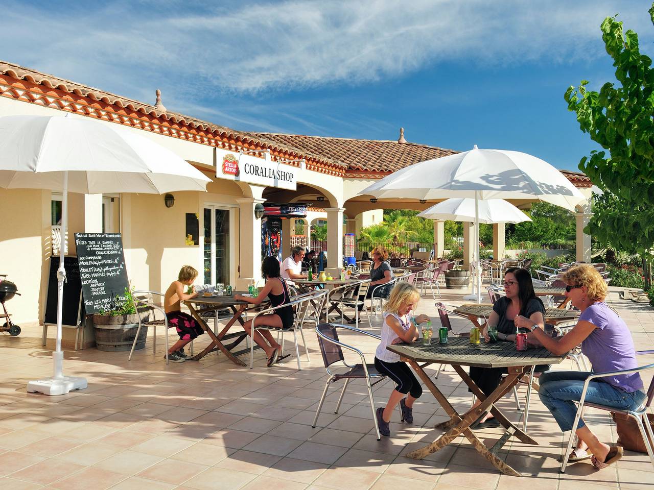 Villa mit Seeblick und Garten in Homps, Narbonne und Umgebung