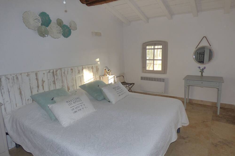Appartement entier, Mas Saint Roman, La Berrugueto in Maussane-les-Alpilles, Région d'Arles