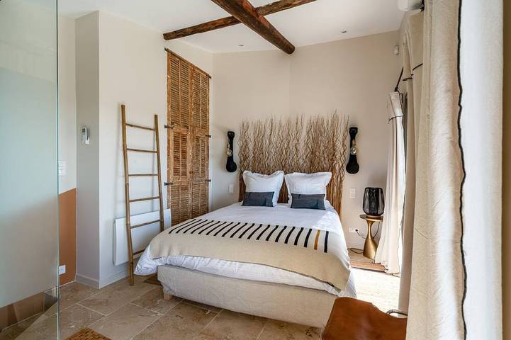 La Fontaine aux Fées-Casa-Premium-Baño privado-Vista al Jardín in Lagnes, Parque natural regional del Luberon