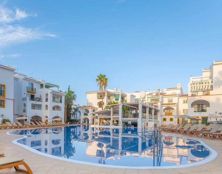 Apartahotel para 4 personas, con piscina y balcón, Familias con niños en Costa Adeje