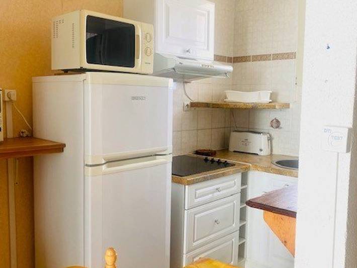 Ganzes Studio, Gemütliches Studio für 2 Personen, Balkon & Parkplatz, nahe Stadtzentrum und Kur. in Amélie-les-Bains-Palalda, Céret und Umgebung