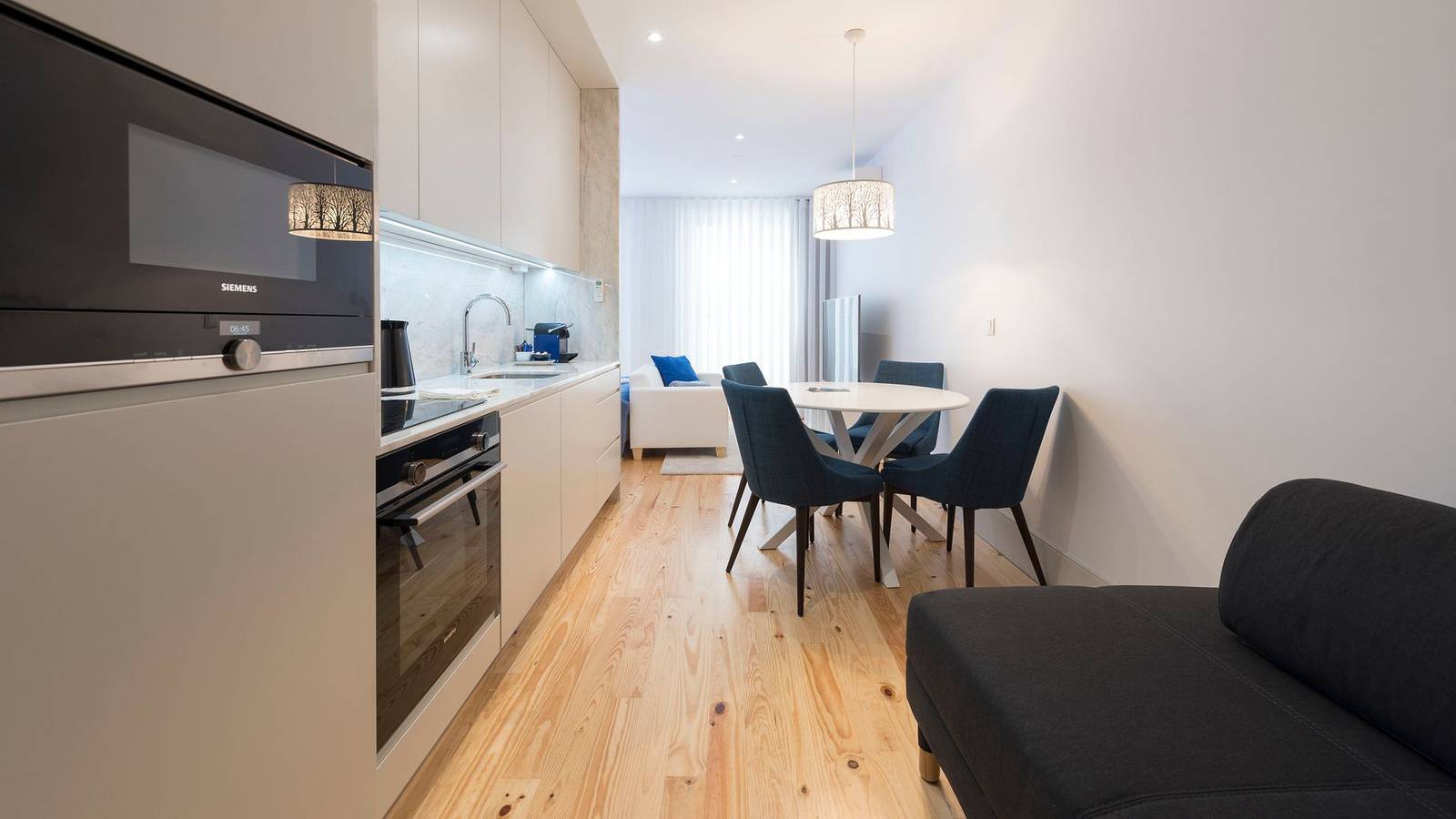 Geheel appartement, Heart of D. Pedro: Blue - by Lovelystay in Cedofeita, Porto