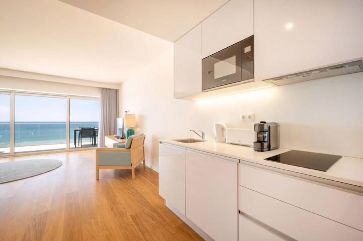 Ganze Wohnung, Ferienwohnung für 4 Personen mit Terrasse in Praia do Ouro, Sesimbra