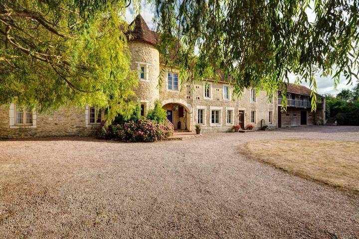 Maison de vacances pour 10 personnes, avec piscine ainsi que jacuzzi et jardin, adapté aux familles