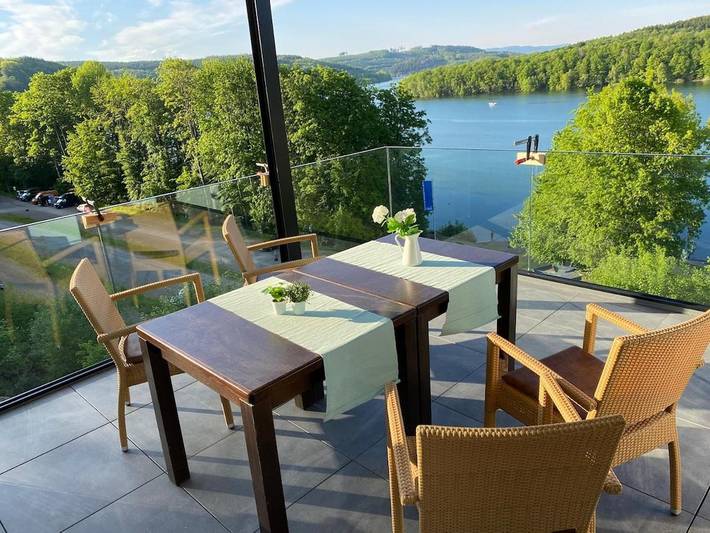 Ferienwohnung für 4 Personen, mit Balkon und Terrasse sowie Garten und Sauna