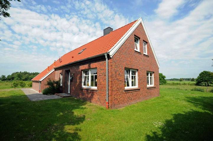 Vakantiewoning voor 8 personen, met Terras en Tuin in Moormerland