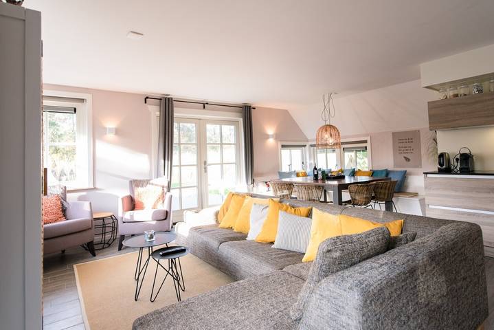 Ferienhaus für 8 Personen, mit Balkon/Terrasse und Terrasse sowie Garten und Sauna in Friesland - 2