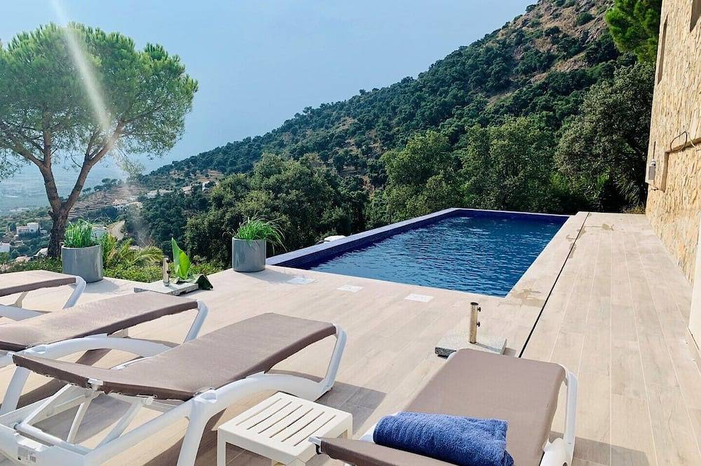 Casa en una zona tranquila única - vista al mar - piscina privada - internet in El Mas Fumats, Roses