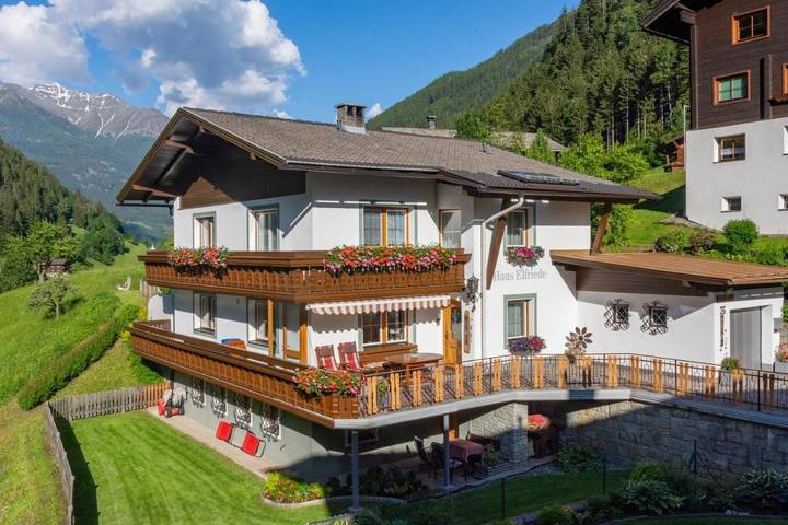 Ferienwohnung für 3 Personen, mit Ausblick und Garten
