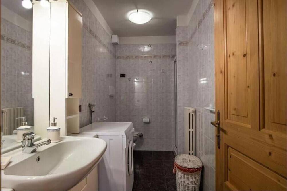 Ganze Wohnung, Sapphire apartment in Molveno on the shores of Italy's most beautiful lake in Molveno, Brentagruppe