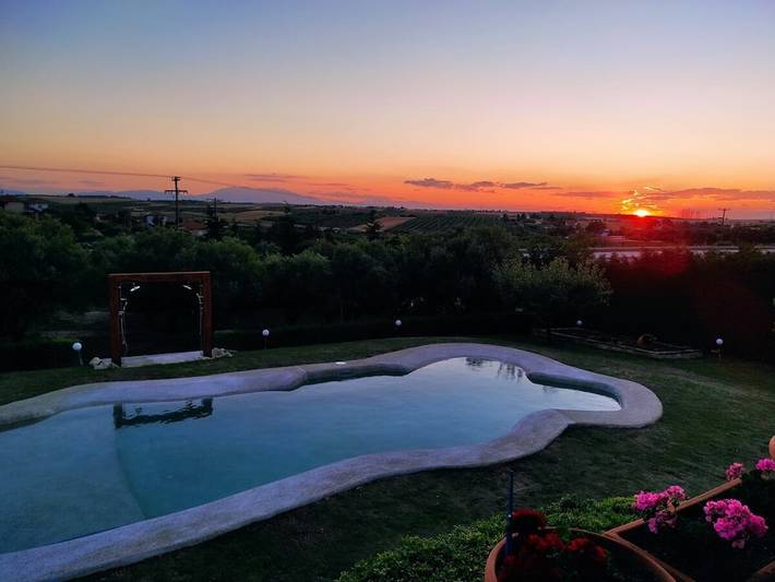 Traditional estate with pool & garden in Halkidiki