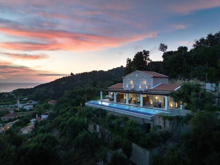 Resort για 4 άτομα, με Ταράτσα και Κήπο καθώς και Πισίνα και Θέα στην Κέρκυρα