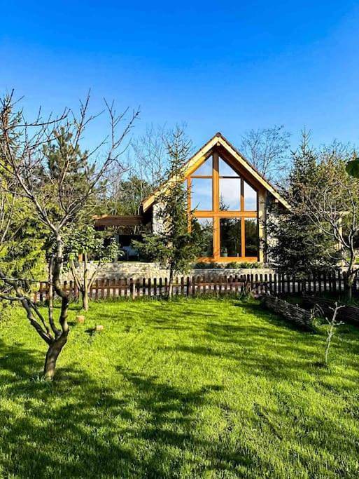 Chalet pour 4 personnes, avec jardin et jacuzzi