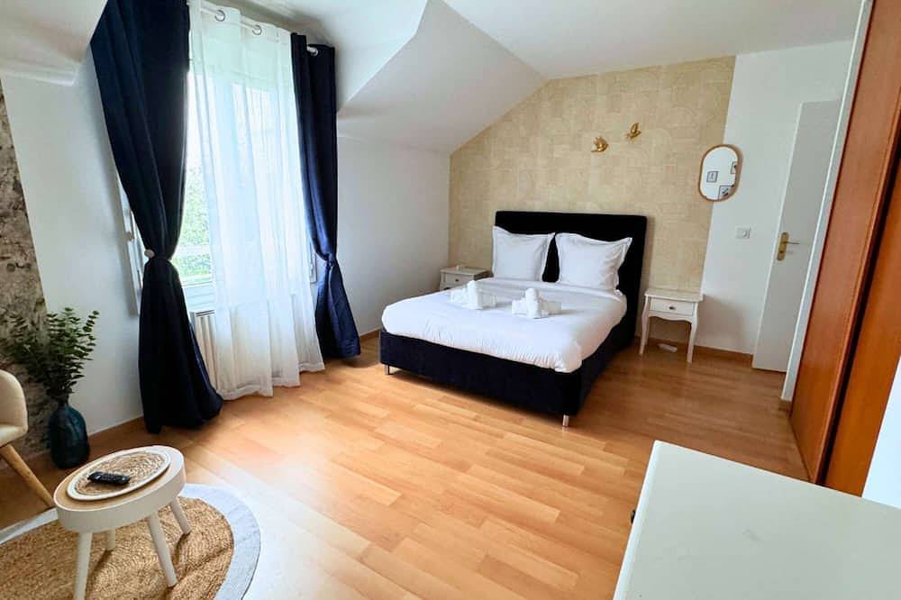 Apartamento entero, L'évasion apartment, near Disney, balcony, 8 pers. in Collégien, Sena y Marne