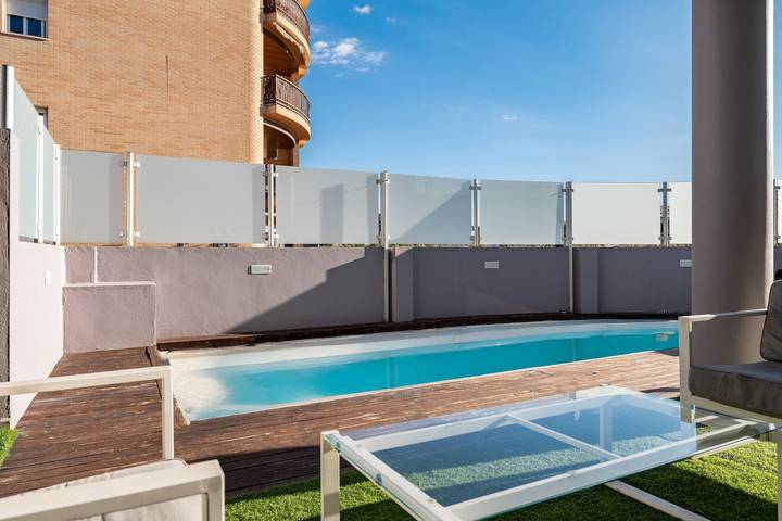Villa voor 8 personen, with Balkon and Whirlpool as well as Tuin