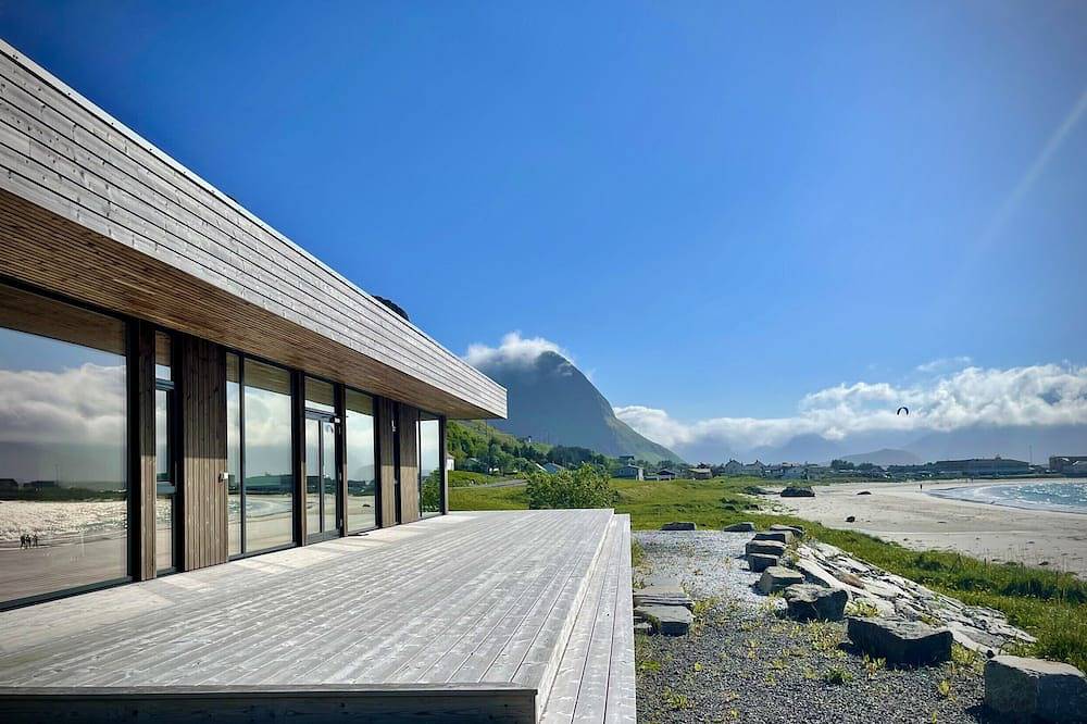 Exclusive Beach House Ramberg – Your Private Oasis in Flakstad