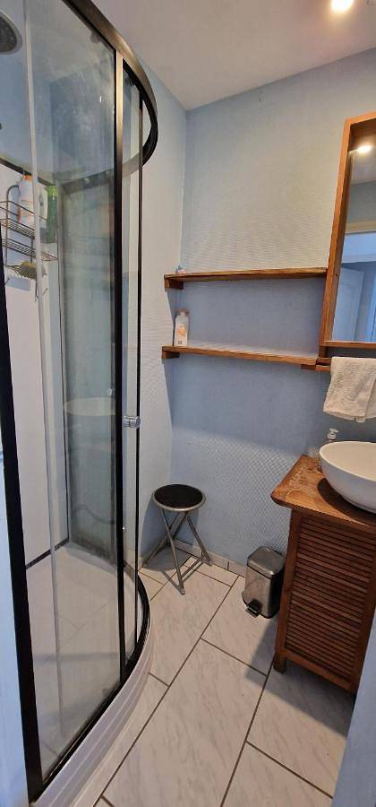 Location de vacances pour 2 personnes, avec terrasse, adapté aux familles dans Spoy - 3