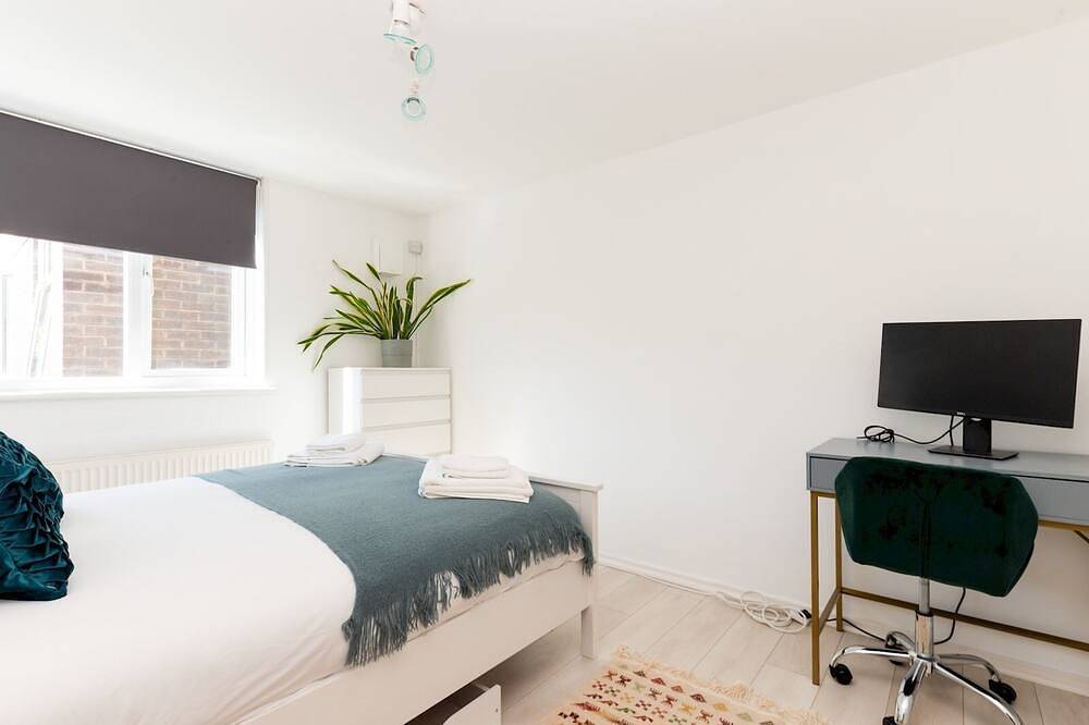 Entire apartment, Pass the Keys | Charming, Tranquil 2 Br Kingston Escape, London in Kingston upon Thames, London