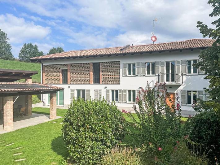 Maison de vacances pour 6 personnes, avec terrasse ainsi que piscine et jardin, animaux acceptés - 1