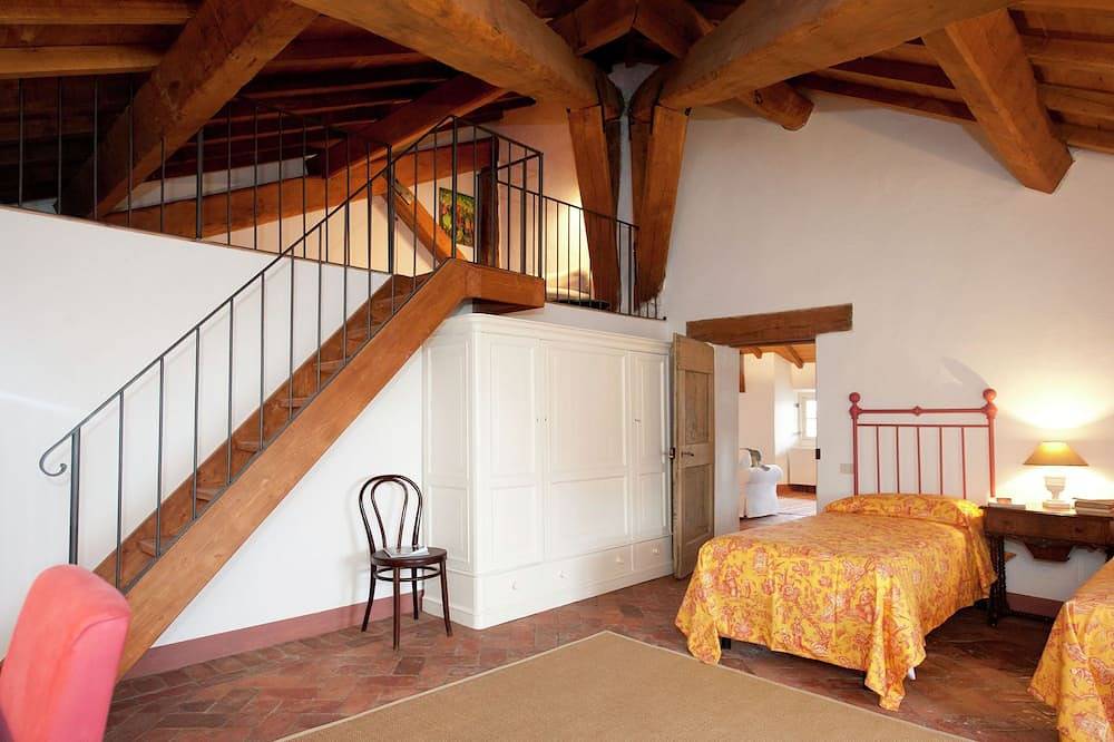 Geheel appartement, Een kasteelverblijf in wijnland in Rocca Grimalda, Provincie Alessandria