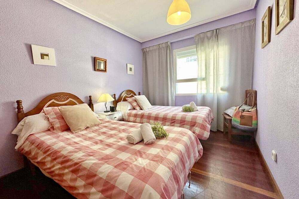 Entire apartment, Bajo céntrico en la playa - El Corrillo 5502 in Isla (Cantabria), Arnuero