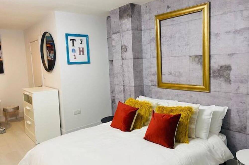Superior-Suite-Baño en la habitacion-With Tv in Stoke-on-Trent, Midlands