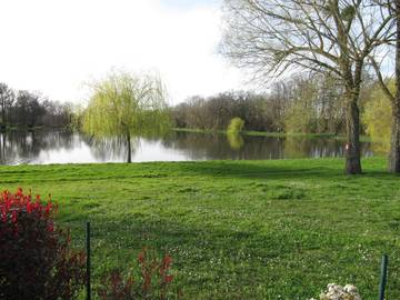 Camping pour 6 personnes, avec terrasse à Vienne (France)