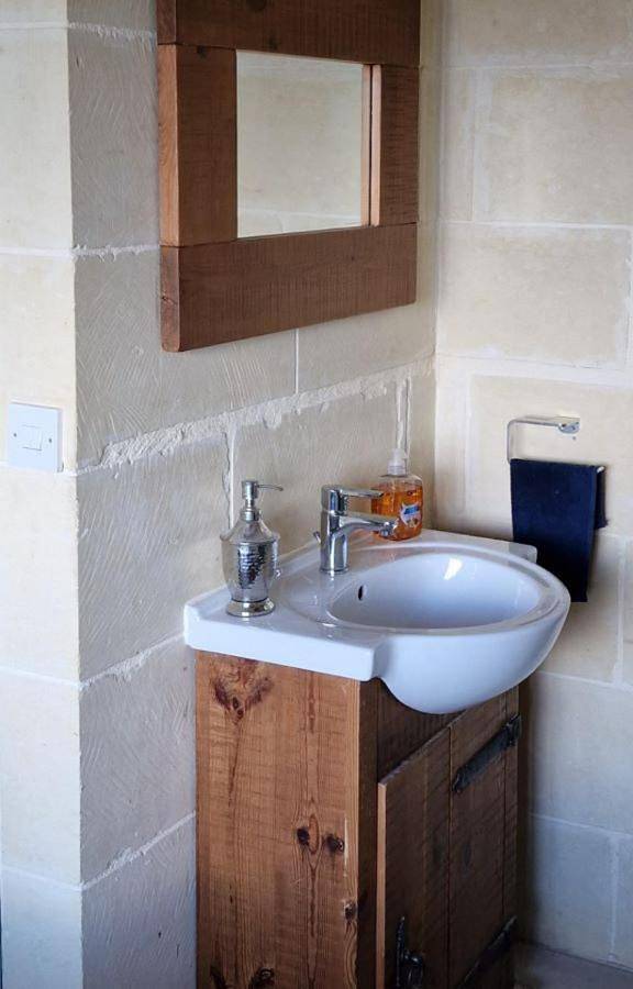 Chambre d’hôte pour 3 personnes, avec jacuzzi ainsi que piscine et terrasse, adapté aux familles dans Xaghra - 3