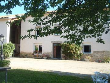 Chambre d’hôte pour 4 personnes, avec jardin, animaux acceptés dans l' Isère