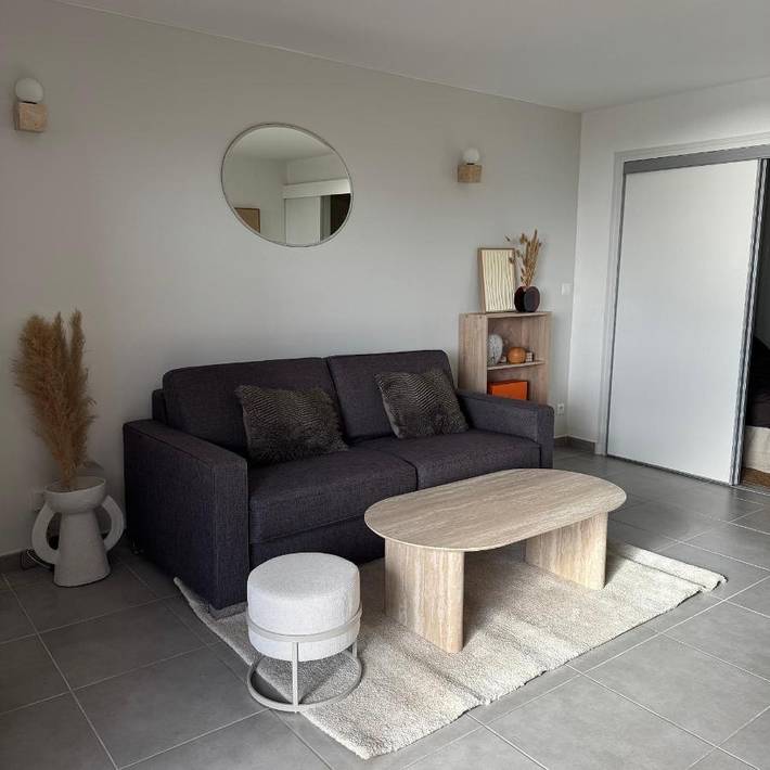 Gîte pour 4 personnes, avec terrasse ainsi que piscine et vue dans Office De Tourisme De La Croix Valmer - 4