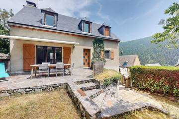 Gîte pour 9 personnes, avec jardin, animaux acceptés à Aulon