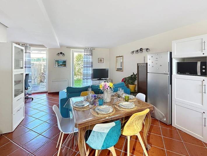 Gîte pour 6 personnes, avec jardin à Lachelle