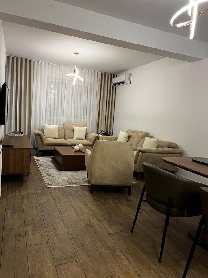 Ferienwohnung für 6 Personen, mit Ausblick und Balkon in Kosovo