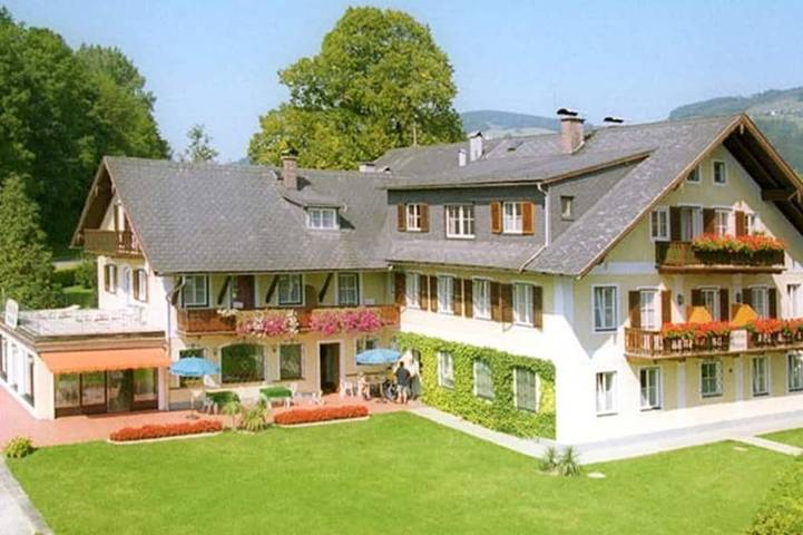 Kleines Doppelzimmer mit Balkon Nr. 11 - Hotel Garni Stabauer in Mondsee (Stadt), Mondsee & Irrsee