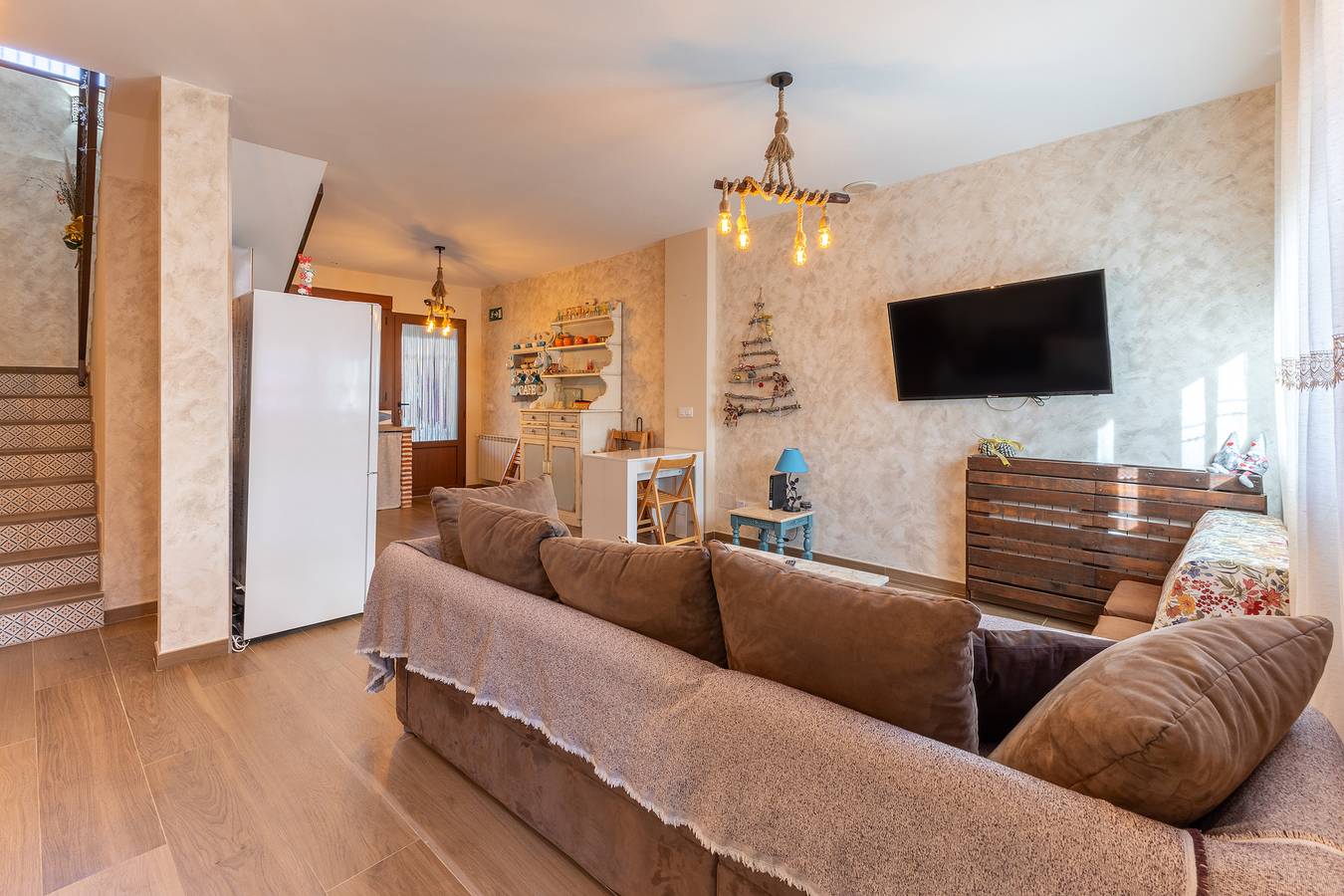 Country House 'Aurora' with Private Pool, Private Garden and Wi-Fi in Sanchidrián, Ávila Region