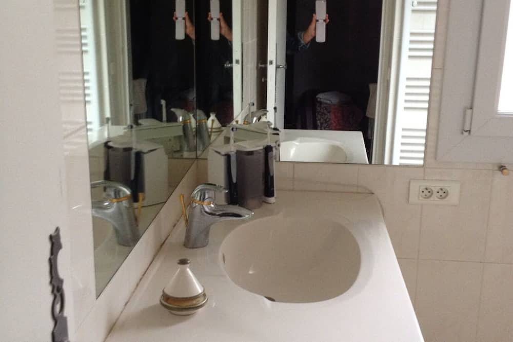 Freistehendes Haus 2 Schlafzimmer 2 Bäder in Sanary-sur-Mer, Mittelmeerküste (Frankreich)