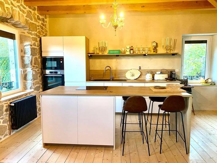 Location de vacances pour 6 personnes, avec terrasse et jardin à Lapte - 3