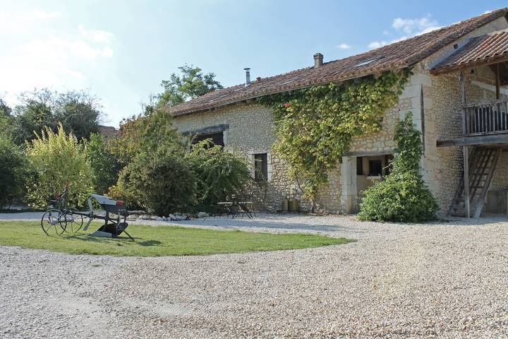 Gîte pour 8 personnes, avec piscine