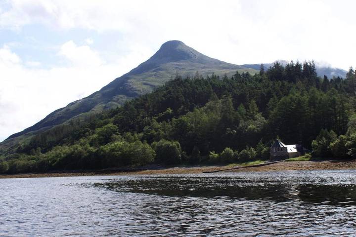Location de vacances pour 6 personnes, avec vue sur le lac ainsi que vue et jardin à Glencoe - 2