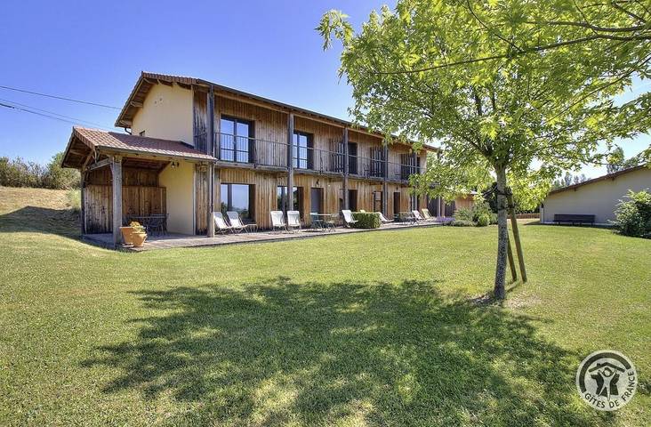 Gîte pour 8 personnes, avec Balcon ainsi que Terrasse et Jardin à Cogny
